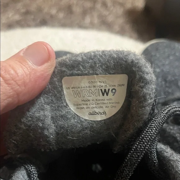 Allbirds Women's Merino Wool Charcoal and Cream Athletic Shoes - Picture 5 of 9